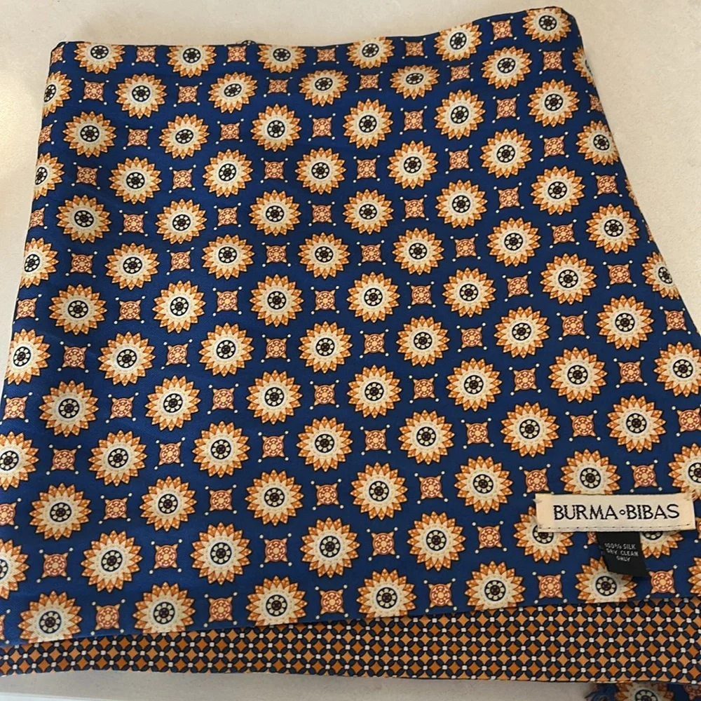 Burma Bibas 100% silk chain geometric print rectangular scarf